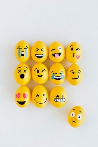 Manualidades niños pintar piedras caras whatsapp