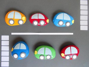 Manualidades niños pintar piedras coches